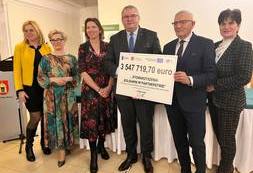 Podpisanie umowy (079)