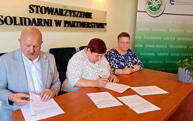 PODPISANIE UM&Oacute;W &bdquo;DZIAŁAJ LOKALNIE&rdquo; 2026 10